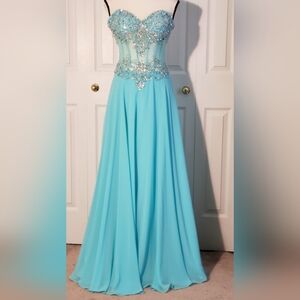 Camille La Vie Elegant Aqua Blue Strapless Evening Gown or Prom Size 00